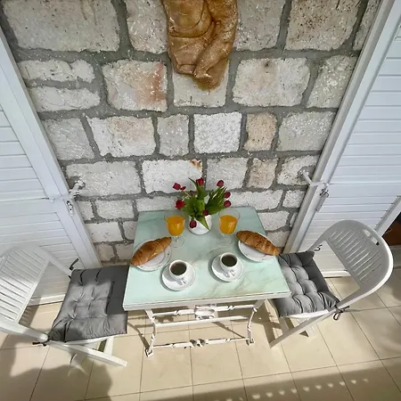 Dinka Old Town With Sea View Apartamento