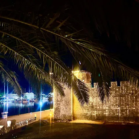 Dinka Old Town With Sea View شقة