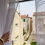 Apartment Dinka Old Town With Sea View