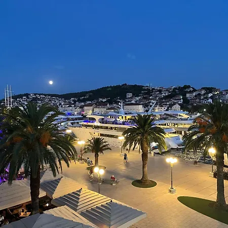 Dinka Old Town With Sea View Apartamento Trogir